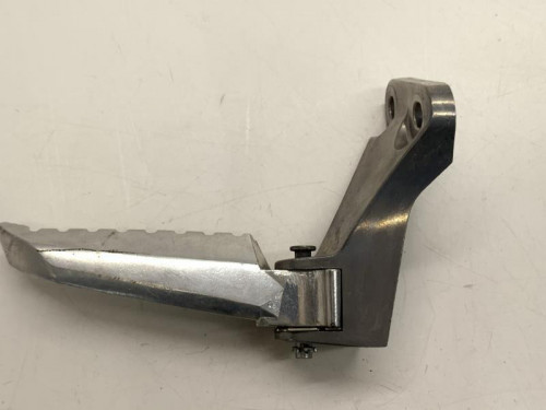 Platine et repose pieds arriere droit YAMAHA GPD 125 2015-2016 N-MAX