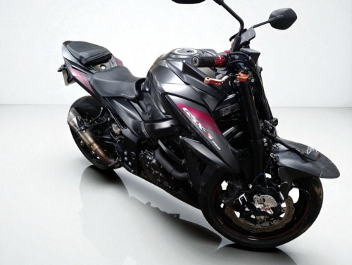 SUZUKI GSX 750