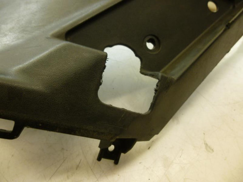Cache carenage sous selle gauche PEUGEOT KISBEE 50 2011-2012 4 T