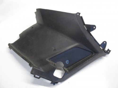 Cache carenage sous selle gauche PEUGEOT KISBEE 50 2011-2012 4 T
