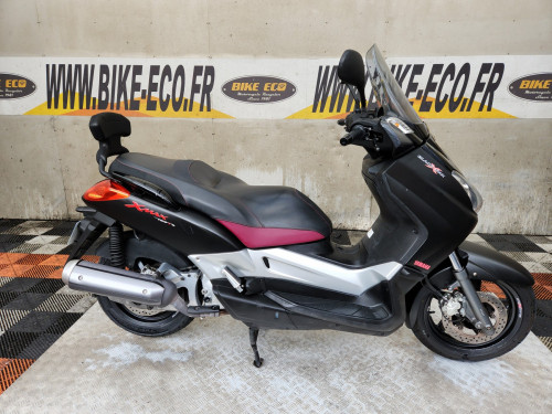 YAMAHA XMAX 125