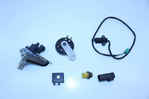 Relais boitier electrique SUZUKI 650 SV N 2003 - 2009