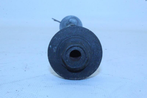 Axe de roue arriere YAMAHA 850 TDM 1991 - 1995