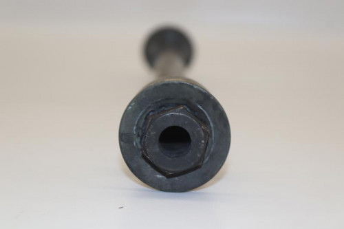 Axe de roue arriere YAMAHA 600 FAZER 1998 - 2001