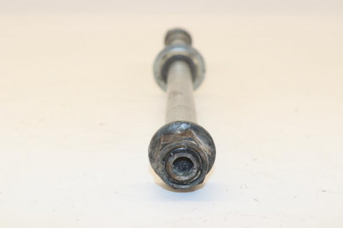 Axe de roue arriere KAWASAKI 600 KLR 1984 - 1987