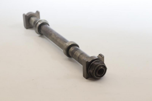 Axe de roue arriere HONDA 900 CBR RR 2000 - 2001