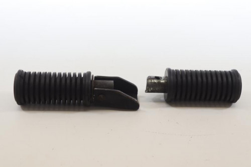 Repose pieds arriere SUZUKI 125 TU X SUPER CLASSIC 1999 - 2002