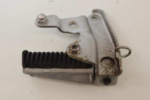 Repose pieds arriere gauche YAMAHA 500 TMAX 2004 - 2007