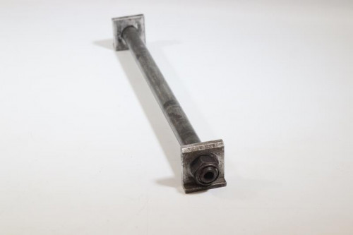 Axe de roue arriere SUZUKI 1200 GSF BANDIT N 2000 - 2005