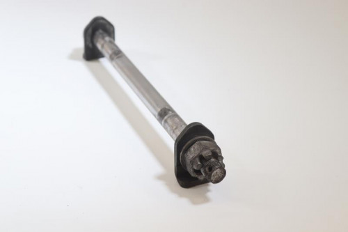 Axe de roue arriere KAWASAKI 650 W 1999 - 2006