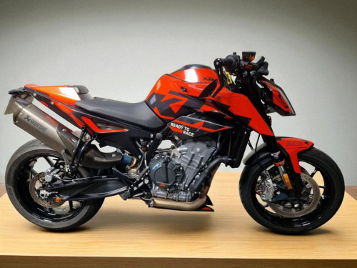 KTM DUKE 890