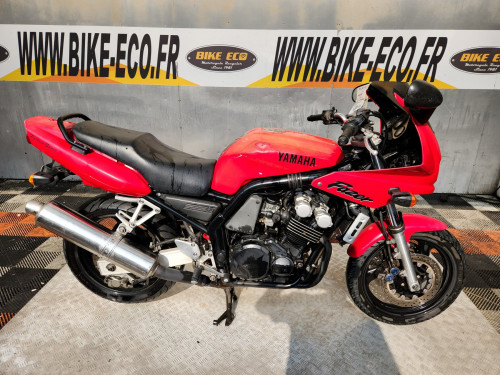 YAMAHA FZS 600 FAZER