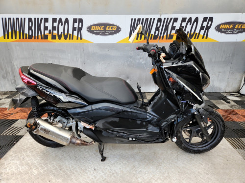 YAMAHA X MAX 125