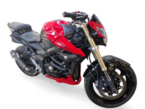 SUZUKI GSR 750