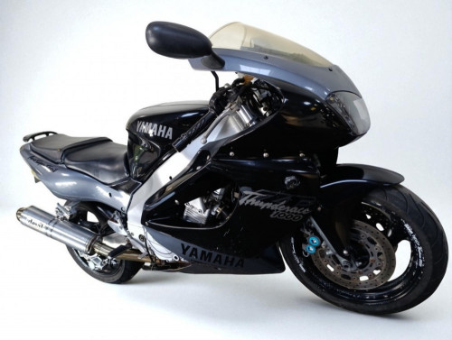 YAMAHA YZF R 1000 THUNDERACE