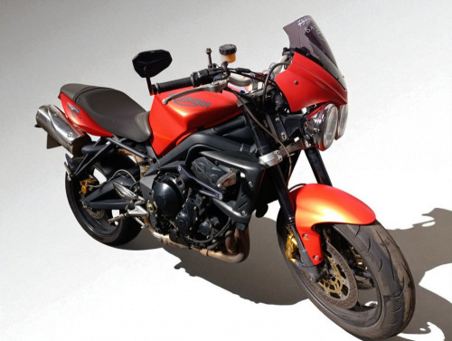 TRIUMPH STREET TRIPLE 675 R