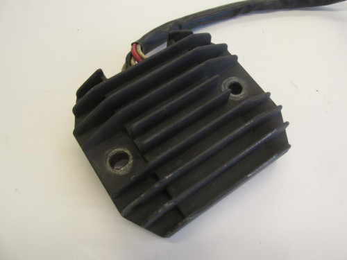 Regulateur charge batterie YAMAHA FZS 600 1998-1999 FAZER
