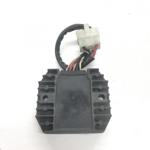 Regulateur charge batterie YAMAHA FZS 600 1998-2001 FAZER
