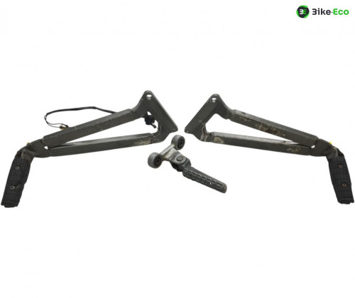 Platine et repose pieds arriere droit YAMAHA SRX 600 1986-1987