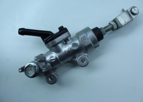 Maitre cylindre frein arriere SUZUKI GSR 750 11-16