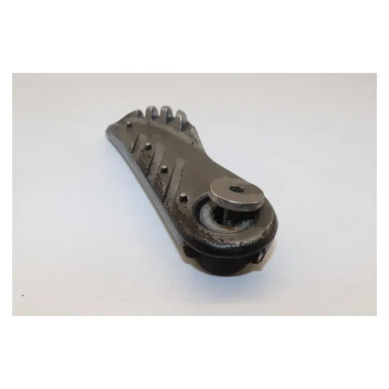 Repose pieds arriere gauche MBK CW 50 BOOSTER 2004 - 2018