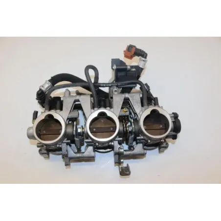 Rampe d'injection TRIUMPH STREET TRIPLE 675 R 2007 - 2011