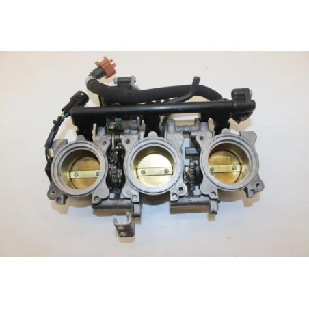 Rampe d'injection TRIUMPH STREET TRIPLE 675 R 2007 - 2011