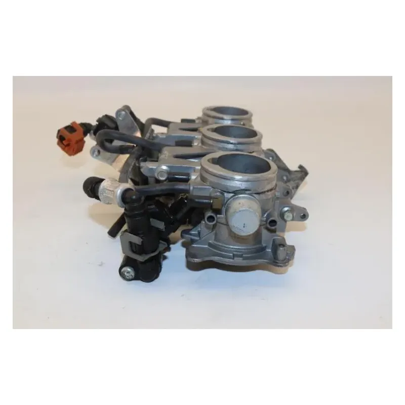 Rampe d'injection TRIUMPH STREET TRIPLE 675 R 2007 - 2011