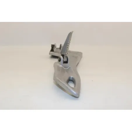 Platine avant gauche SUZUKI SFV 650 GLADIUS 2009 - 2015