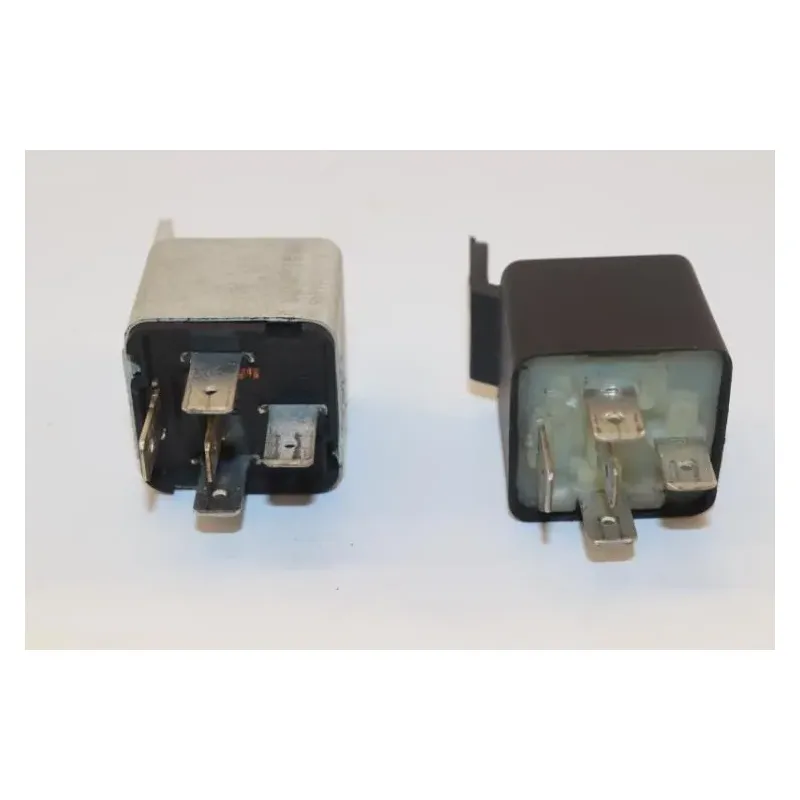 Relais boitier electrique PIAGGIO X EVO 125 2007 - 2016