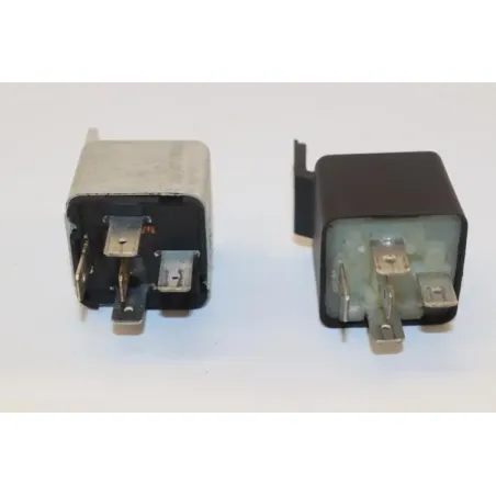 Relais boitier electrique PIAGGIO X EVO 125 2007 - 2016