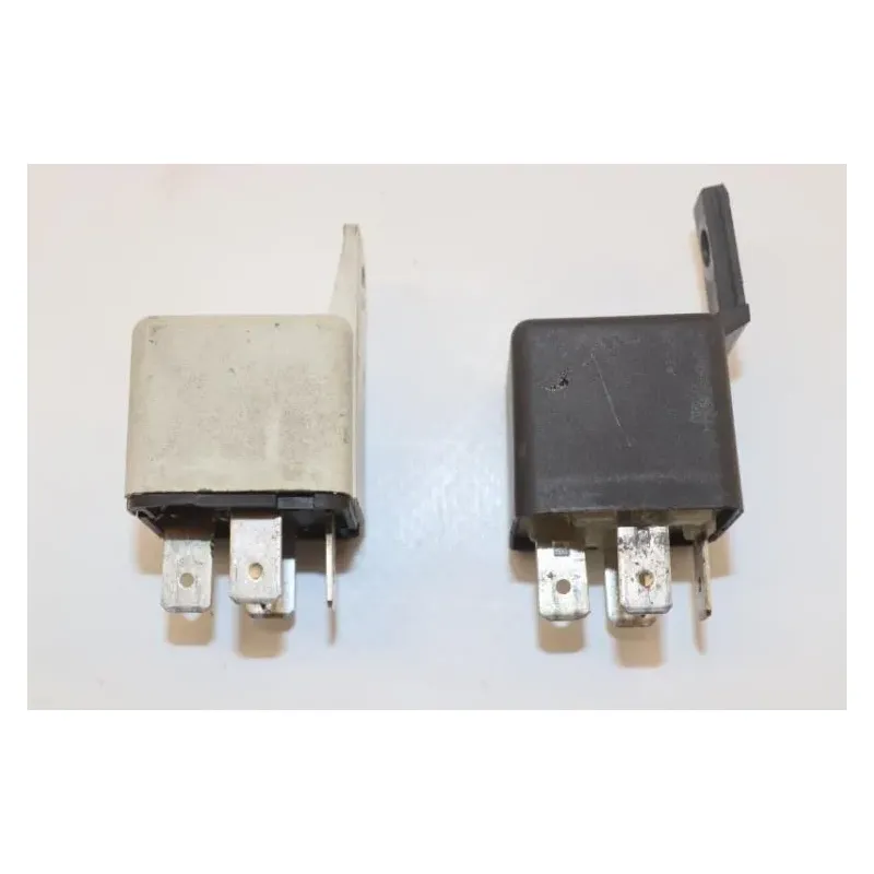 Relais boitier electrique PIAGGIO X EVO 125 2007 - 2016