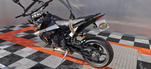 KTM DUKE 690