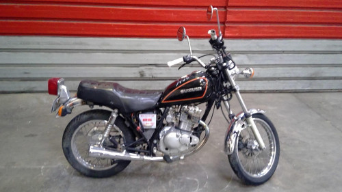 SUZUKI 125 GN