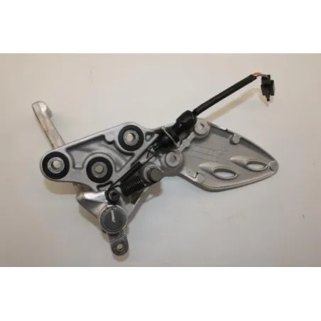 Platine avant droite SUZUKI GSXR 1300 HAYABUSA 2008 - 2017