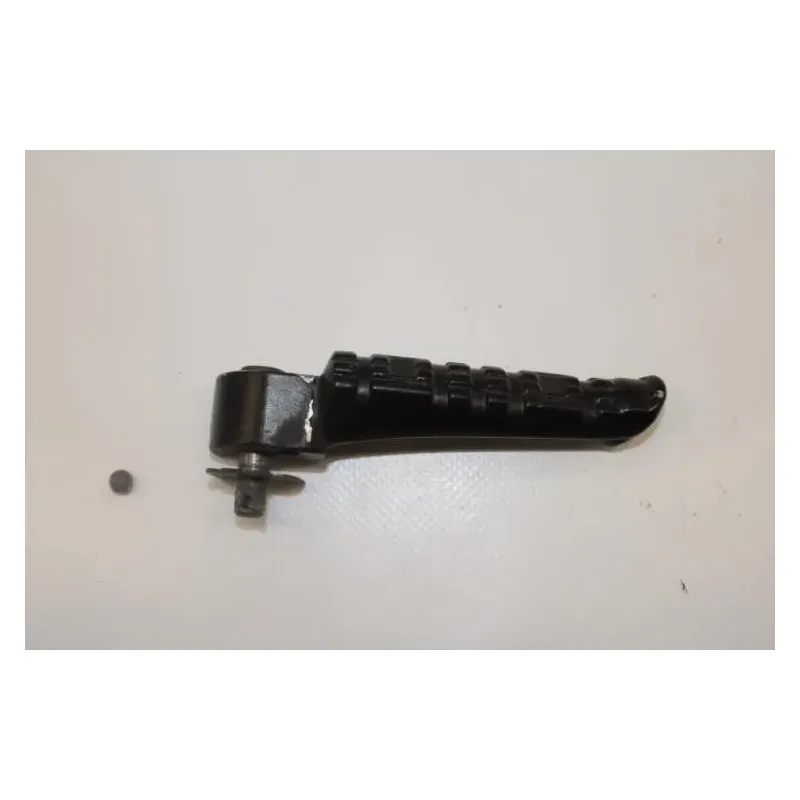 Repose pieds arriere droit YAMAHA FZ6 600 FAZER S 2004 - 2006