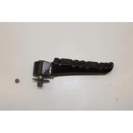 Repose pieds arriere droit YAMAHA FZ6 600 FAZER S 2004 - 2006