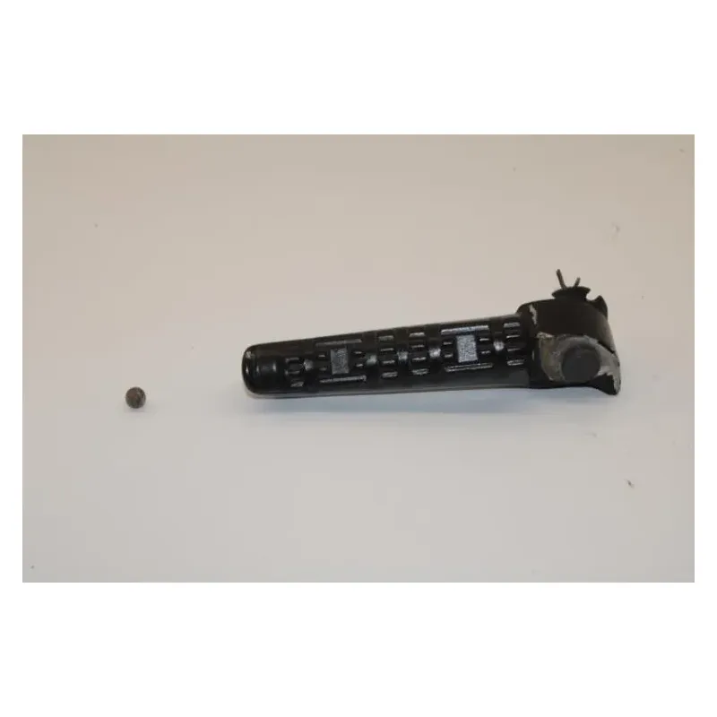 Repose pieds arriere droit YAMAHA FZ6 600 FAZER S 2004 - 2006