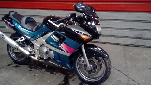 KAWASAKI 600 ZZR