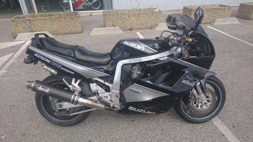 SUZUKI GSX-R 1100