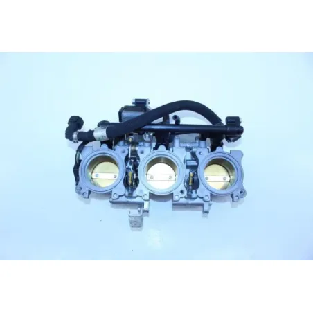 Rampe d'injection TRIUMPH STREET TRIPLE 675 2011 - 2012