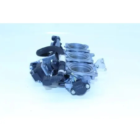 Rampe d'injection TRIUMPH STREET TRIPLE 675 2011 - 2012