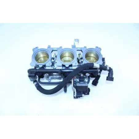 Rampe d'injection TRIUMPH STREET TRIPLE 675 2011 - 2012
