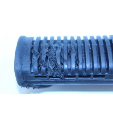 Repose pieds avant droit SUZUKI GN 125 1982 - 1999