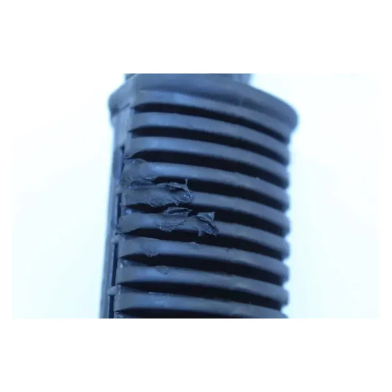 Repose pieds avant gauche SUZUKI GN 125 1982 - 1999