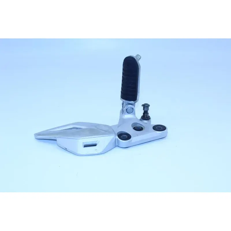 Platine avant gauche SUZUKI GSR 750 2011 - 2016