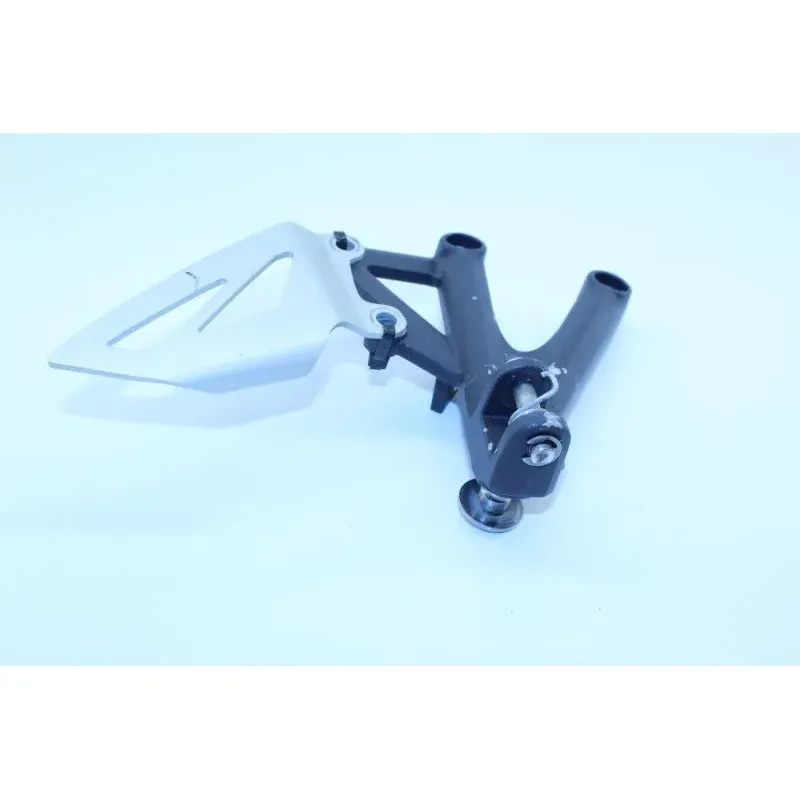 Platine avant droite TRIUMPH STREET TRIPLE 675 2009 - 2011