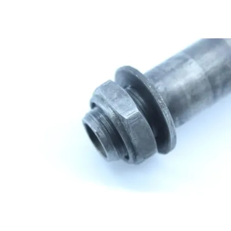 Axe de roue arriere SUZUKI GSXR 600 2001 - 2003