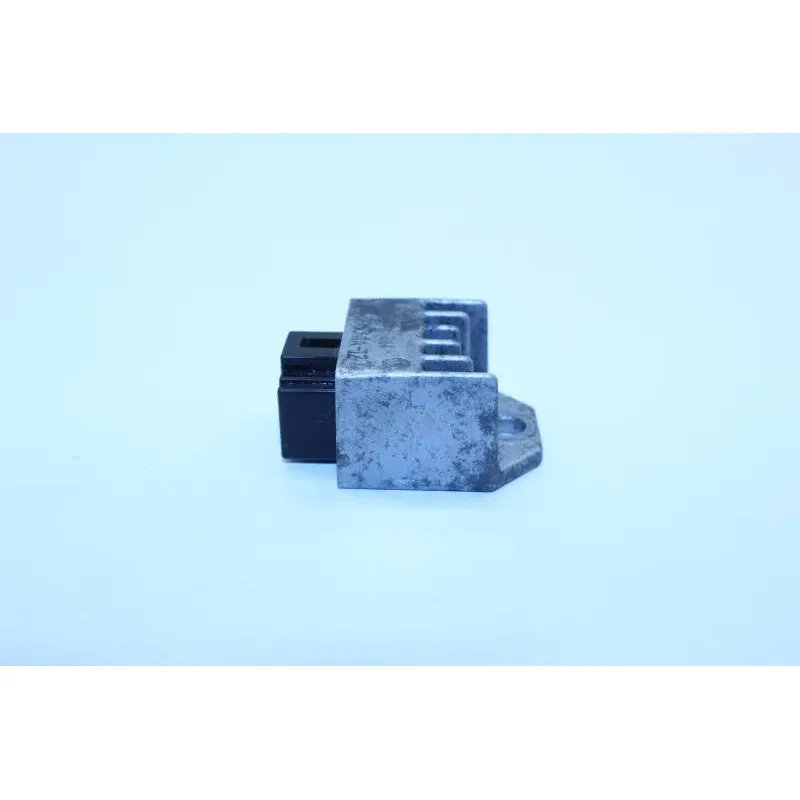 Regulateur charge batterie PEUGEOT LUDIX 50 2005 - 2011