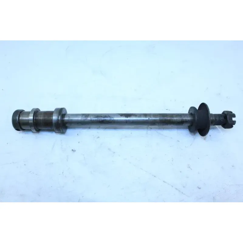 Axe de roue arriere SUZUKI GSX 750 1983 - 1987